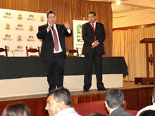 Ministro interino do Trabalho e Emprego Paulo Roberto dos Santos Pinto com o Secretrio de Trabalho Marcos Ferreira dos Santos - Foto: Roberto Ferreira