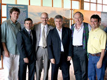 Diretor do Parnaso, Ernesto Castro, Secretrio de Turismo, Michel Al Odeh, Ministro do Turismo, Luis Barreto, Prefeito Jorge Mario, Ministro do Meio Ambiente, Carlos Minc e Secretrio de Meio Ambiente, Flvio Castro, na inaugurao do Programa Turismo no Parque - Foto: Marco Esteves