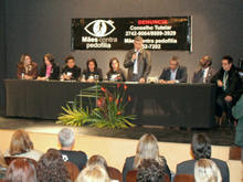 Prefeito Jorge Mario ressalta que todos devem estar atentos aos sinais emitidos pela criana ou adolescente vtima de pedofilia - Foto: Roberto Ferreira