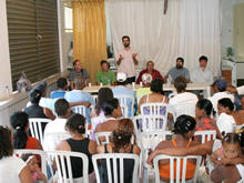 Secretrio de Desenvolvimento Social, Ary Moraes, fala do programa Operao Trabalho aos cortadores de pedra - Foto: Marco Esteves