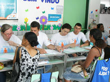 Equipe do governo atendeu s demandas da populao - Foto: Marco Esteves
