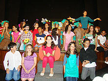 Alunos das turmas de Teatro Infantil encenaram a pea A rvore que fugiu do quintal - Foto: Cludio Furtado