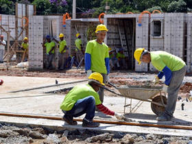 Obras das casas populares - Foto: Jeferson Hermida