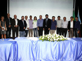 Representantes dos 15 municpios que integram o CONLESTE - Foto: Sec. de Meio Ambiente