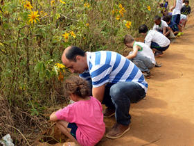 Ação ambiental com crianças - Foto: Marco Esteves