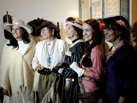Participantes em roupas de época - Foto: Roberto Ferreira