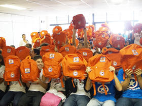 Agentes receberam kits da Defesa Civil - foto: AssCom PMT
