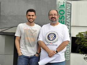 Professor Flávio e o estudante Rubens - Foto: Unifeso