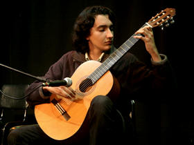 Fernando Albuquerque, aluno de violão - Foto: Roberto Fereira
