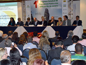 Representantes de 12 municpios debatem gesto e sustentabilidade de regimes prprios de previdncia em Terespolis - Foto: Jeferson Hermida