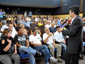 Engenheiro Alceu Galvo pontua que plano poder ser consultado pelo pblico - Foto: Roberto Ferreira
