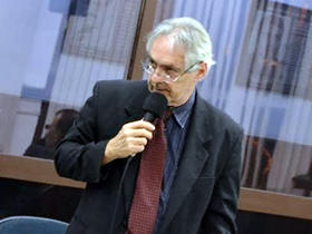 Dr. Carlão declara seu voto. Foto de Internet