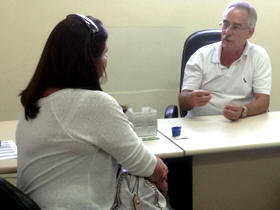 Carlos Tucunduva recebe a analista do Sebrae, Maria Cristina Andriolo - Foto: SecTur