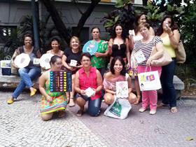 Alunas e professoras da Educação de Jovens e Adultos (EJA) na 9ª Rio Artes Manuais - Foto: EJA