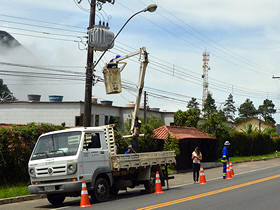Reparos nas luzes das ruas - Foto: Jeferson Hermida