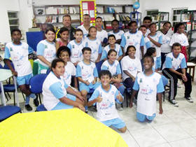 Alunos do projeto ‘Jogando pro Futuro’ - Foto: Marcelo Ferreira