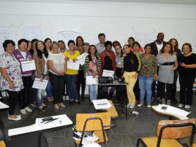 Os participantes recebem certificado pela conclusão do curso - Foto: Marcelo Rosa