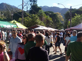 Feirinha lotada no fim de semana - Foto: AssCom PMT