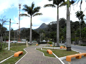 Em Pimenteiras, a pracinha So Sebastio est de cara nova. Foto: Roberto Ferreira
