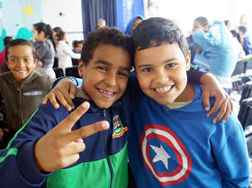 Para Joo Pedro e Pedro Henrique 'podia ter teatro duas vezes por ms' - Foto: Marcelo Rosa