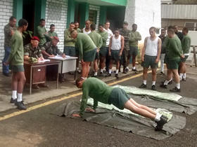 Seleção é composta por entrevista e exercícios físicos - Foto: Roberto Ferreira