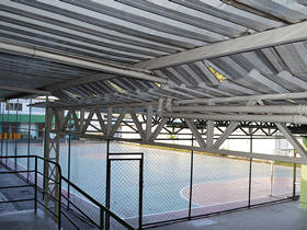 Com o telhado danificado, a Escola sofre com goteiras quando chove - Foto: AsCom PMT