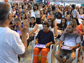 Trabalhadores recebem certificado - Foto: PMT
