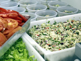 Almo�o com peixe em card�pio muito variado - Foto: Unifeso