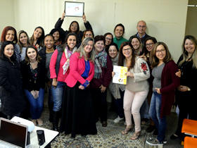 Equipe do Bem Me Quer e representantes da rede integrada de atendimento - foto: AsCom PMT