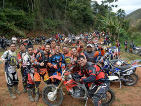 Encontro de trilheiros rene  motociclistas no interior - Foto: Jorge Maravilha