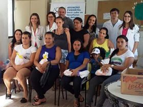 Equipe do CRAS e gestantes - foto: AsCom PMT