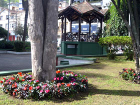 Praa da Matriz de Santa Teresa revitalizada - foto: Jorge Maravilha