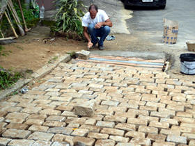 Recomposio de paralelos e construo de ralo - foto: AsCom PMT