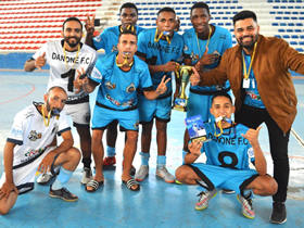 A equipe Danone FC sagrou-se campe - Foto: Jorge Maravilha