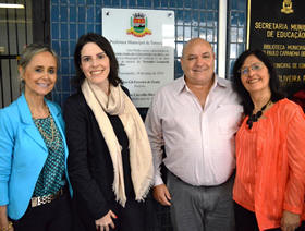 Martha Staub, subsecretria de Educao, com Gabriela Fonseca. prefeito Pedro Gil e secretria de Educao, Marilene Ricciardi - foto: AsCom PMT