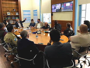 Prefeito de Teresópolis, Vinicius Claussen, reuniu as forças de segurança do Município - Foto: AsCom PMT