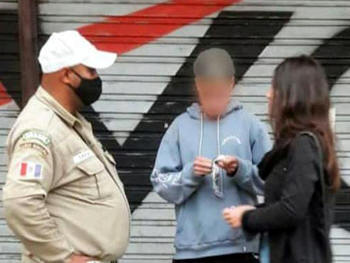 Uso obrigatório de máscaras em locais públicos - Foto de arquivo