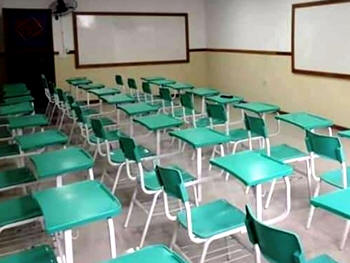 Sala de aula permanece sem alunos - imagem de arquivo