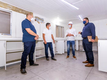 Vinicius Claussen visitou as obras - foto: AsCom PMT