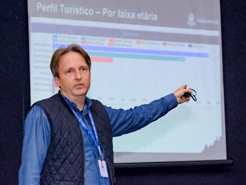 Secretário de Turismo de Teresópolis, Maurício Weichert, na abertura do curso - Foto: Ascom PMT