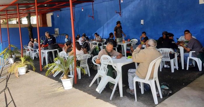 Café da manhã, almoço e jantar, nas dependências do Café Popular, no pátio do Pedrão - Foto: PMT
