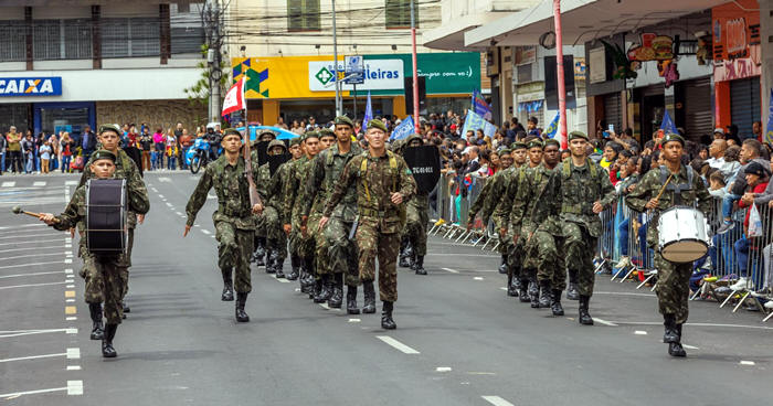 Representantes de instituições públicas civis e militares integraram o último pelotão do desfile - Foto: AsCom PMT