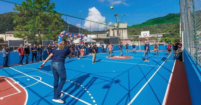 Quadra poliesportiva totalmente reformada - Foto: AsCom PMT