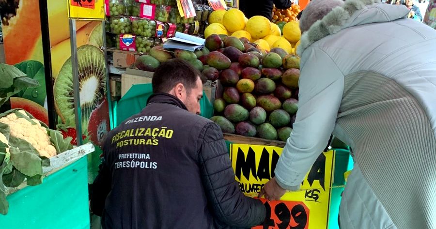 Vistoriados 16 estabelecimentos comerciais por uso de calçadas - Foto: AsCom PMT