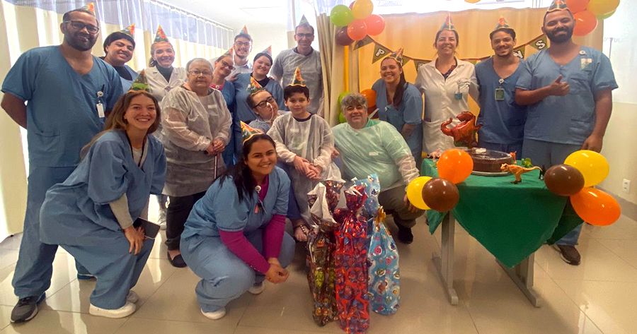 Festa surpresa no Hospital das Clínicas em Teresópolis - Foto: Unifeso