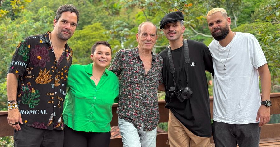 Yuri, Isabela, Ney, Gibson e Vitor do documentário 'Na ponta do lápis' - foto: Divulgação