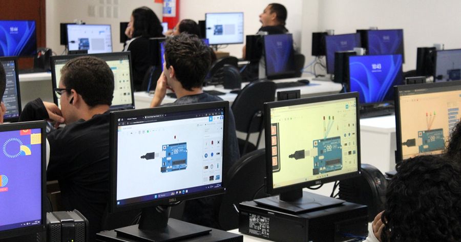 Oficina de robótica em Teresópolis - Foto: Unifeso divulgação