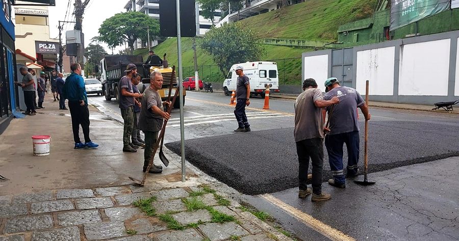 Faixa elevada de pedestres em trecho da Avenida Alberto Torres - Foto: AsCom PMT