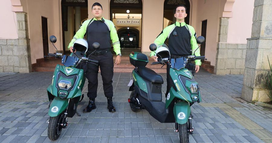 Teresópolis acaba de adquirir duas motos elétricas - Foto: AsCom PMT