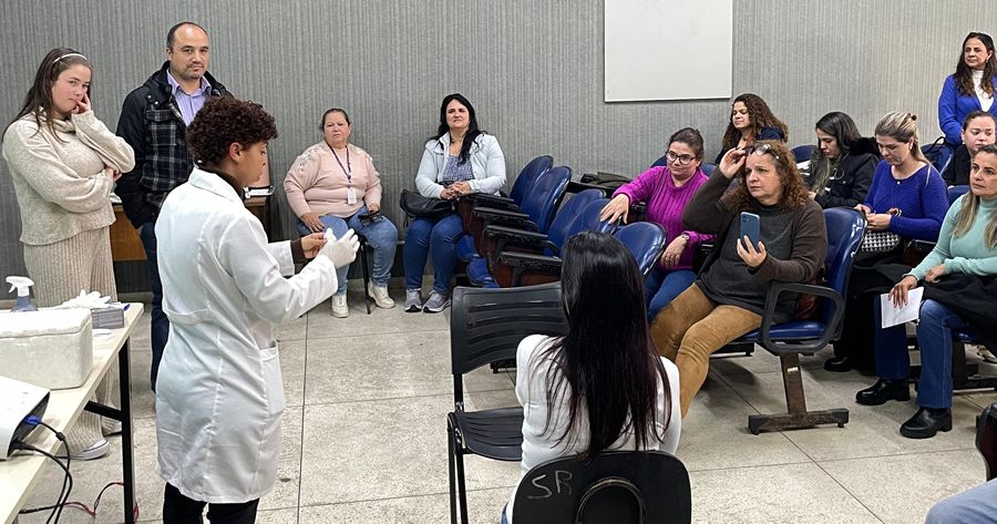 Capacitação sobre a tuberculose para profissionais de saúde de Teresópolis - Foto: AsCom PMT